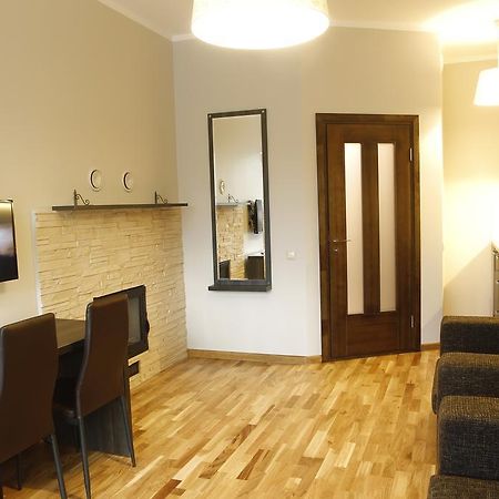 Meness Apartamenti سيسيس المظهر الخارجي الصورة